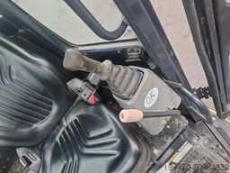 Yanmar VIO 57-6A with 3 excavator buckets