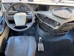 Volvo FH 13.500 Globetrotter / 6x2/4 / 2x Tank