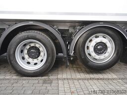 MAN TGX 26.400 / IGLOOCAR / Carrier Supra