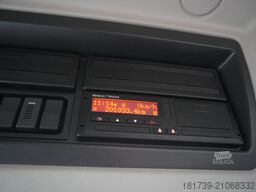 Renault C280 DTI 8 / FASSI crane 5.6T / 560 mth