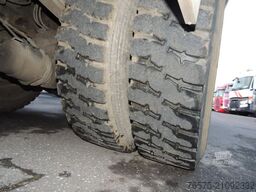 RENAULT 270dci Lander Plateau + Kran Hiab 140