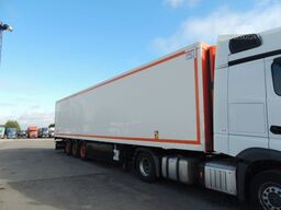 SCHWARZMÜLLER Kuhlauflieger Fleisch/meat + Thermoking A500