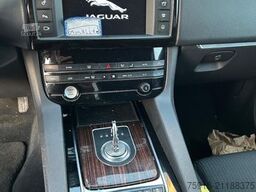 JAGUAR F-Pace F-PACE Pure AWD mit Motorschaden