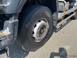 Iveco Trakker 410 6x4 Kipper