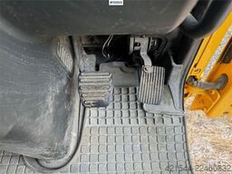 MAN 18.313 Sweeper w/ Bucher Optifant 70 superconstruc
