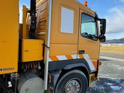 Volvo FM9 4x2 sweeper truck w/ Beam sweeper S7000 superc