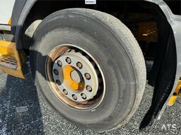 Volvo FM9 4x2 sweeper truck w/ Beam sweeper S7000 superc