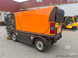 Boschung s3 street sweeper