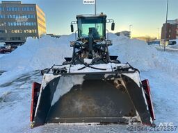 Powertrack L45 wheel loader w/ Flapwing bucket, bucket and pa