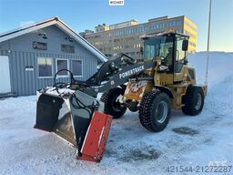 Powertrack L45 wheel loader w/ Flapwing bucket, bucket and pa
