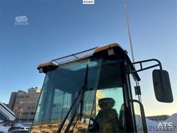 Powertrack L45 wheel loader w/ Flapwing bucket, bucket and pa