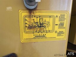 Powertrack L45 wheel loader w/ Flapwing bucket, bucket and pa