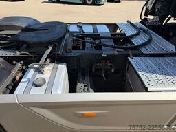 Mercedes-Benz Actros 2142 4X2 Hydraulic NL Truck