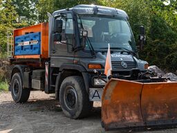 Mercedes-Benz Unimog 400