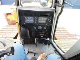 CATERPILLAR D6T