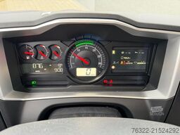 Renault D 12 LOW P4X2  210E6 / GESLOTEN BAK MET LAADKLE...