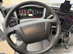 Renault D 12 LOW P4X2  210E6 / GESLOTEN BAK MET LAADKLE...