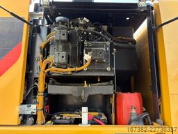 Caterpillar M320F