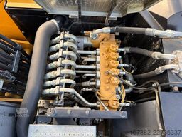 Caterpillar M320F