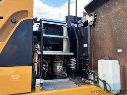 Caterpillar M320F