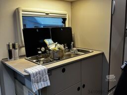 LMC Tracer V 670 Automatik Design Navi Rahmenfenster