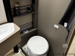 LMC Tracer V 670 Automatik Design Navi Rahmenfenster