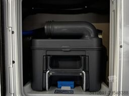 LMC Tracer V 670 Automatik Design Navi Rahmenfenster