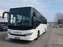 IVECO NEUER CROSSWAY 10.7 EURO 6 mit 49 Sitzplätzen