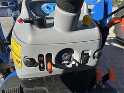 New Holland Boomer 25 C + Sauerburger UMN 1400