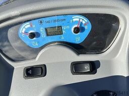 New Holland Boomer 25 C + Sauerburger UMN 1400