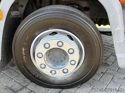 DAF LF 210 + LOADLIFT + 12 TON + BOX 7,10 METER + S...