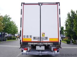 Lamberet refrigerated semi-trailer / Carrier