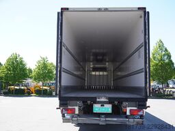 Lamberet reefer semi-trailer/ Carrier Vector 1550