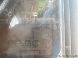 Takeuchi TB225 with 3 buckets and hammer