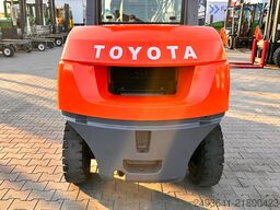Toyota 42-4FD40 / DIESEL / 4500KG / DUPLEX / FO