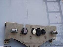 Schwarzmüller Walking floor semi-trailer / 2021 / 4 un