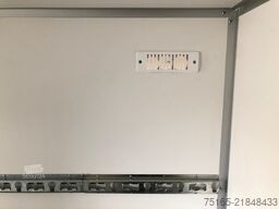 Blyss F1330HD mit Verkaufsklappe Kofferanhänger