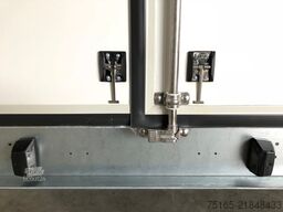 Blyss F1330HD mit Verkaufsklappe Kofferanhänger