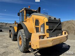 Volvo L180H wheel loader with bucket