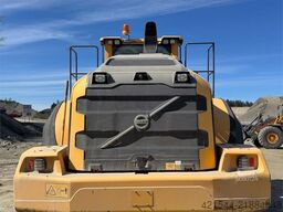 Volvo L180H wheel loader with bucket