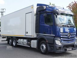 Mercedes-Benz Actros 2546 / Lecapitaine refrigerator