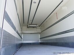 Mercedes-Benz Actros 2542 / GIGA cabin / Thermoking