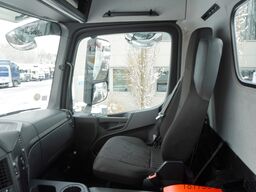 Mercedes-Benz Arocs 2633 flatbed truck / Crane FASSI