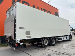 Volvo FM 370 6x2*4 MITSUBISHI TU100 / BOX L=9391 mm