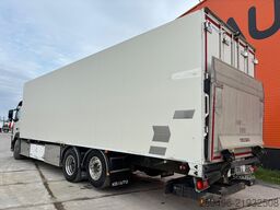 Volvo FM 370 6x2*4 MITSUBISHI TU100 / BOX L=9391 mm