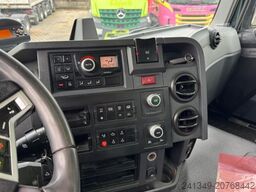 RENAULT C480 8x4 2S Moser