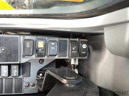 Hitachi ZX250 LCN-7 with Oilquick OQ-80