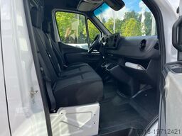 Mercedes-Benz Sprinter 319 CDI 4X4 KA 4x4 Kasten LED 9Gtr AHK RfKam Navi