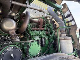 John Deere 8300