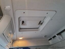 Renault D 240.12 07-BVF-2 - LOW P4x2 - LAADBAK SCHUIFZE...
